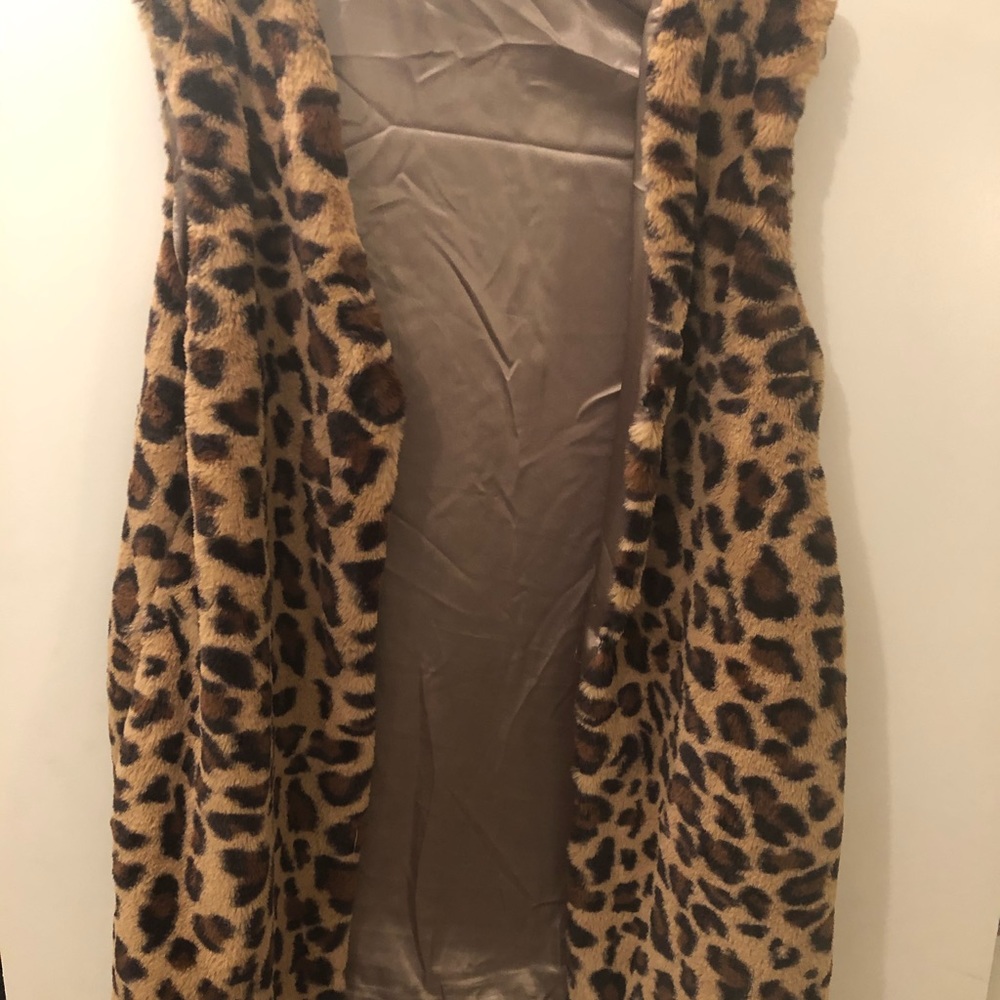 Leopard Vest - with pockets - size L/XL